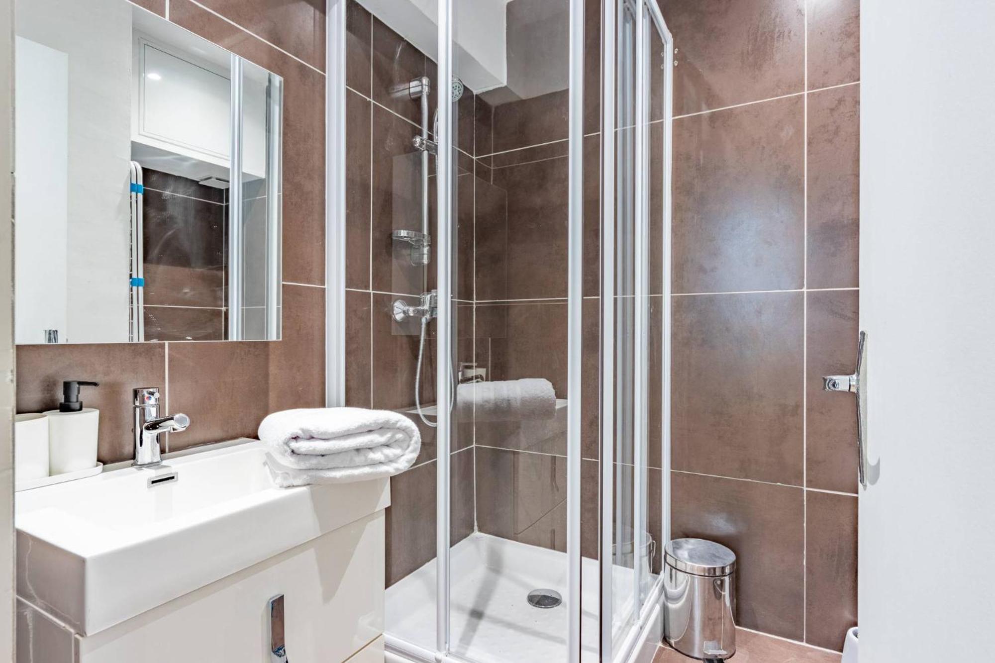 Appartement Le Nid Douillet - Lit King Size à Montauban Extérieur photo